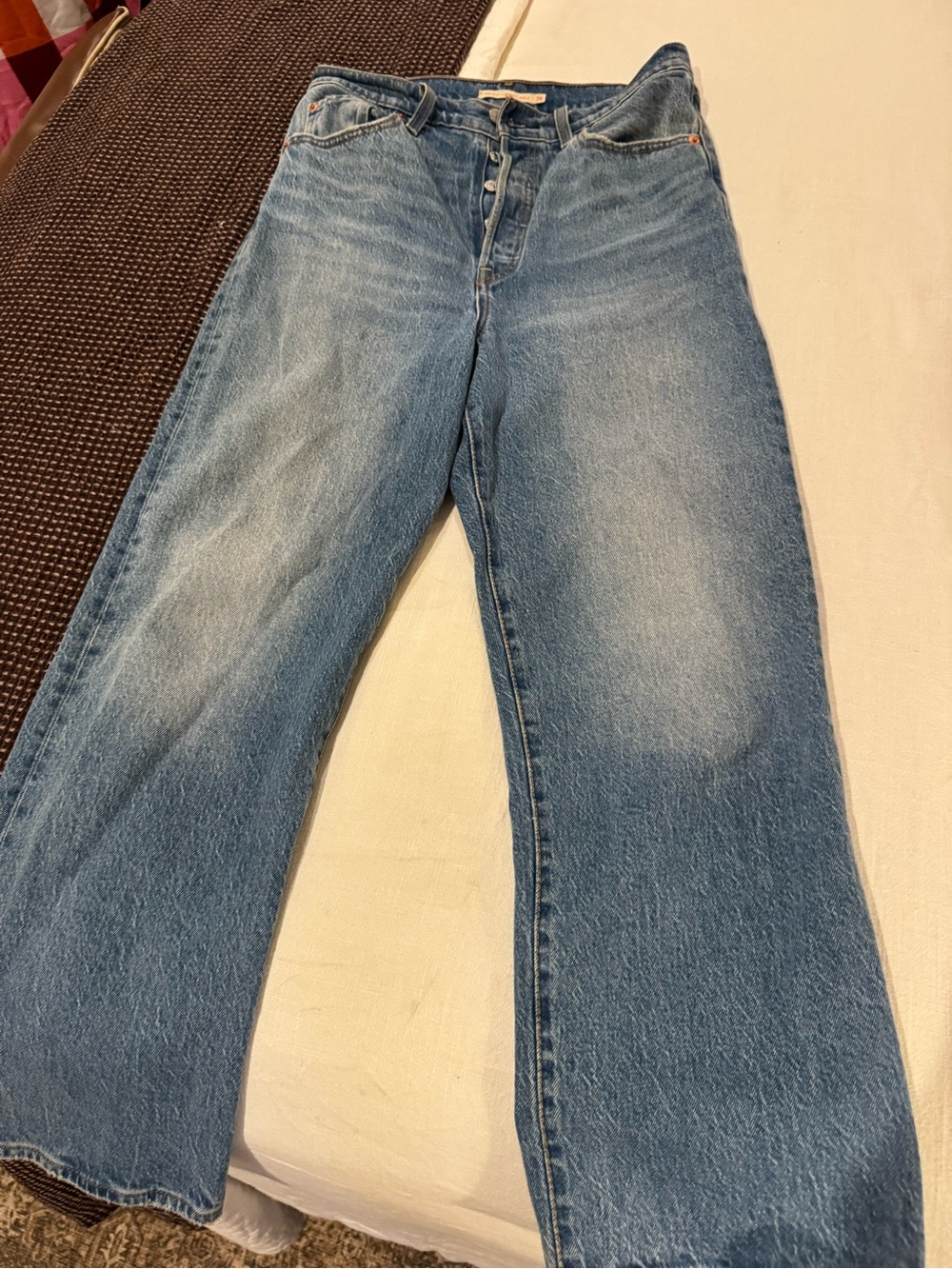 Levi's Straight Leg Women's Jeans in Light Blue Wash